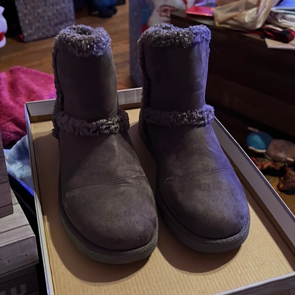 Size 8.5 gray color worn once